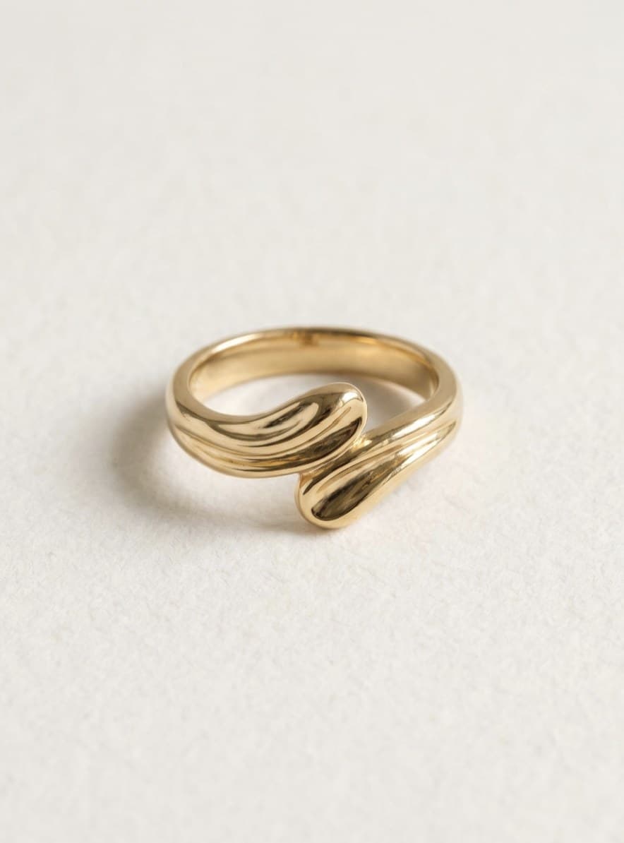 Black Mamba gold band ring product shot